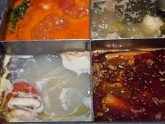 -巴渝瓦肆重庆鲜火锅(宝龙环湖店)