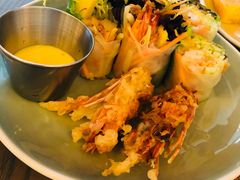 酥炸老虎虾香芒米纸卷配榴莲汁-CHINCHIN 青青·泰国料理(万象食家店)
