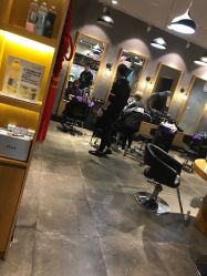 -时尚殿堂明星门店
