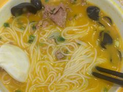 -粉小主·贵州酸汤牛肉粉(南京仙林金鹰店)