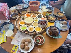 -包整·丝娃娃(一览甲秀楼风景店)