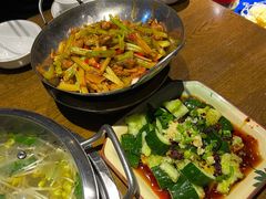 干锅肥肠-阿婉贵州苗家酸汤鱼(梅林店)