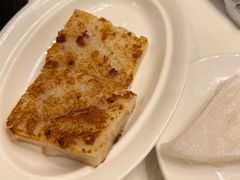 腊味虾米萝卜糕-凤凰楼酒家·粤宴点心(华强北店)