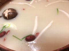 -三人行骨头王火锅(长寿店)