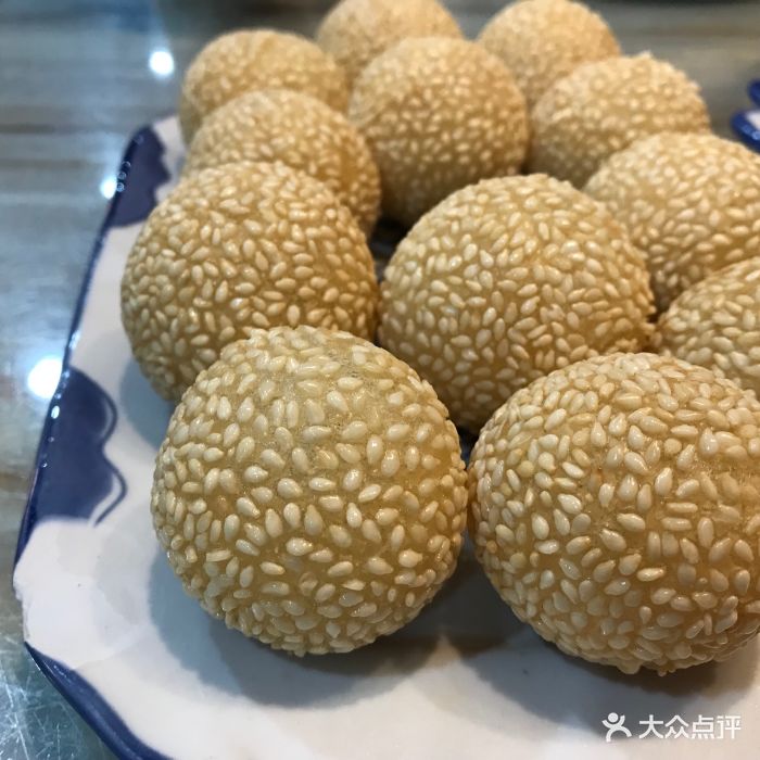 伟记四川水煮鱼麻团图片 - 第2张