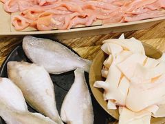 -渝嘴小老弟老火锅(华新村店)