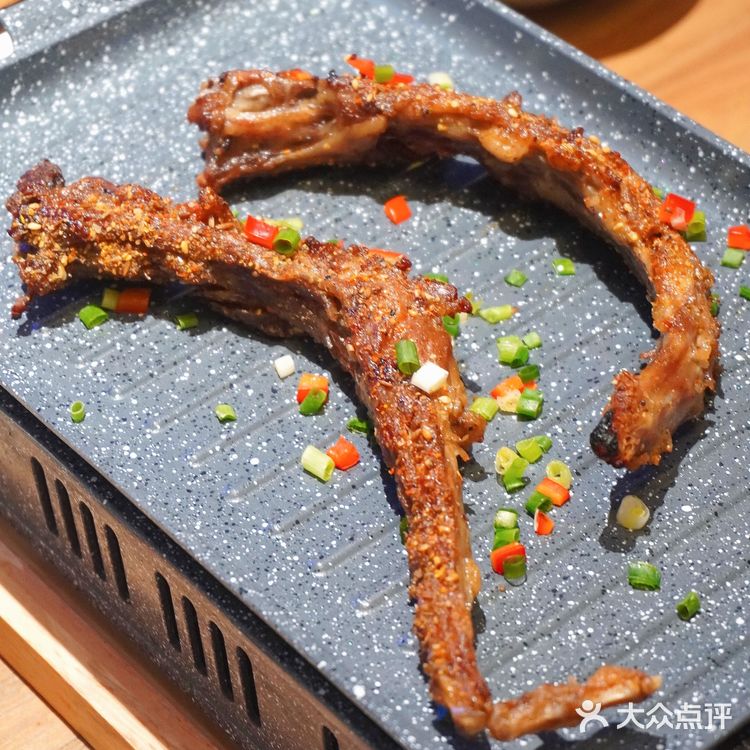 可以穿蒙古袍哟~即使额头爆痘、也要吃他家羊肉