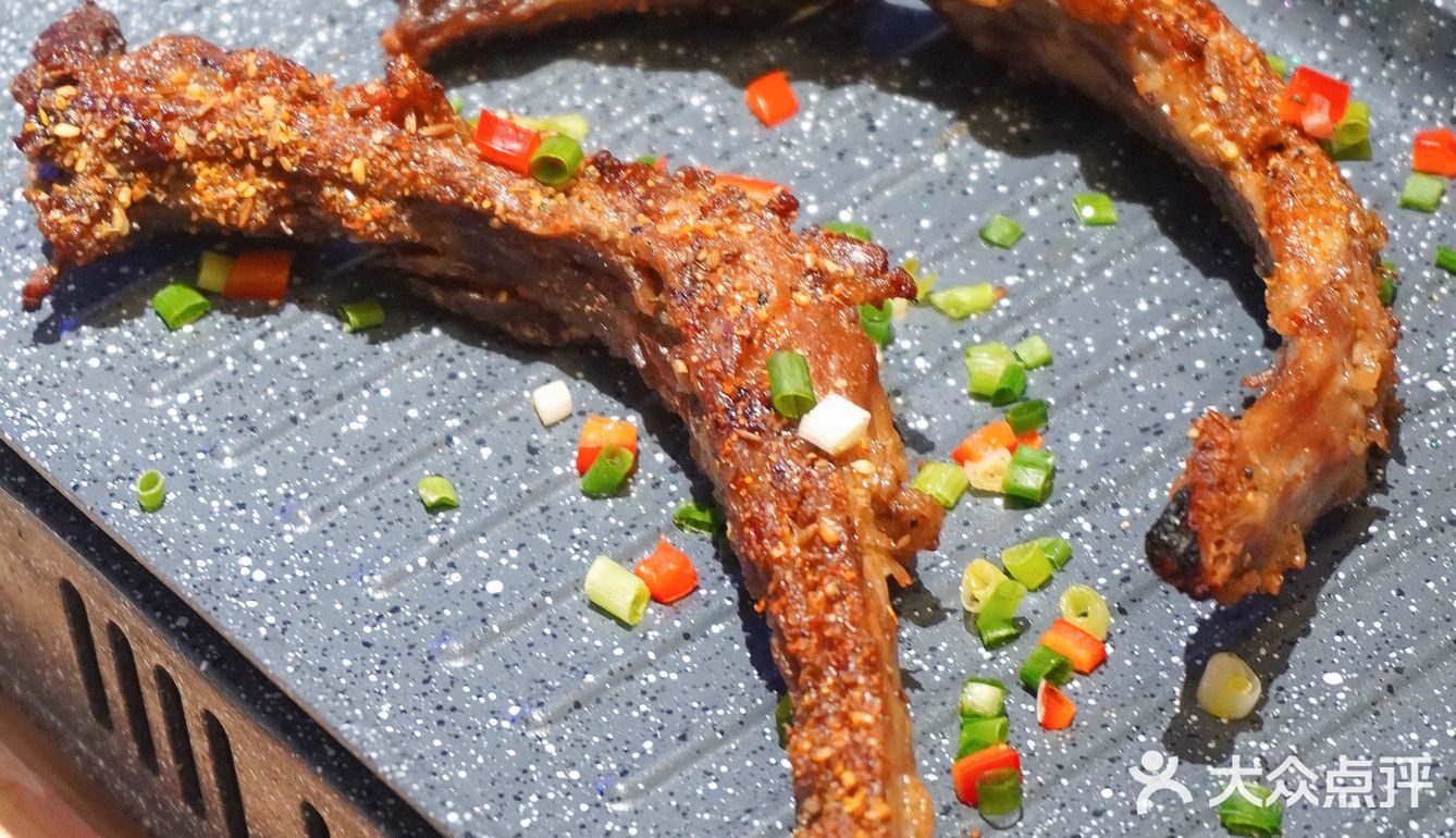可以穿蒙古袍哟~即使额头爆痘、也要吃他家羊肉
