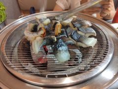 -围炉肉舍•炭烤活鳗•丹东海鲜烤肉(步行街店)