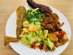 -上海宝信宝马4S店