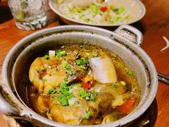 -Cuc Gach Quan Restaurant