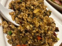 云南酸菜炒肉沫-滇香肴·云南菜蒸汽石锅鱼(云南北路店)