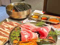 -草家酱蟹炭火烤肉店(珲春南路一店)