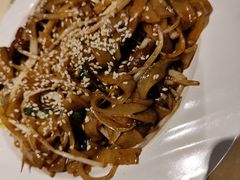 干炒牛肉河粉-龙记烧腊茶餐厅(常德路店)