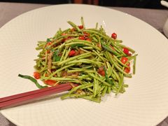 藜蒿炒腊肉-观宴·品质赣菜(高新大道店)