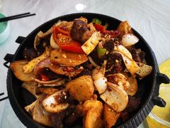 特色炕锅羊肉-撒拉人家.酸菜牦牛肉火锅