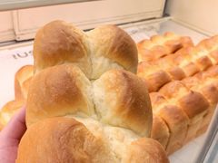 -HOT CRUSH趁热集合·现烤面包(上海环球港店)