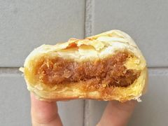 蛋黄肉松月饼-长发西饼(临顿路店)