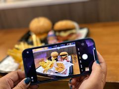 -The Habit Burger Grill 哈比特汉堡(世博店)