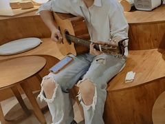 -有猫主题·治愈系猫咖(曾厝垵店)