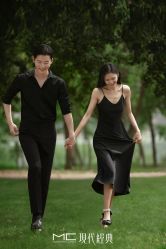 -现代经典婚纱摄影