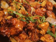 干锅走地鸡煲-鹊玥·粤菜小馆(汇智国际商业中心店)