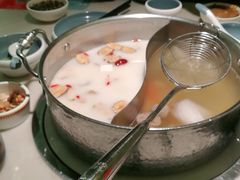 -左庭右院鲜牛肉火锅(浦江欢乐颂店)