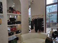 -六六奢品·vintage中古·回收二手奢侈品包包手表首饰(环球港店)