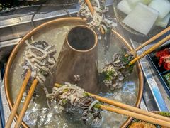 -洞庭洲·防空洞火锅·铜锅涮肉·烧烤(新百广场店)