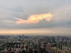 好像鲸鱼-万达文华酒店·48F云端窗景美食汇自助餐厅