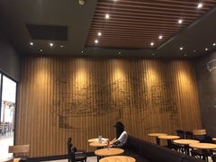 大堂-星巴克臻选(舟山凯虹广场店)