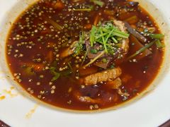 -川流不息·地道川菜·小龙虾(松东路店)