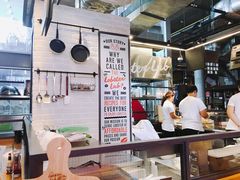 -ROAST coffee & eatery