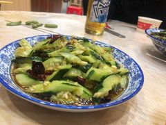 刀拍黄瓜-江城燕子大排档(江汉路步行街店)