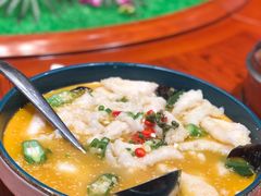 椒麻鱼片-小船渔村•大连菜•大连焖鱼(黄河路店)