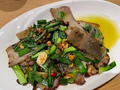 -渝信川菜 · 川味家常菜(财富购物中心店)