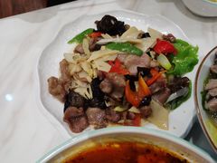 -犇逸·乐山跷脚牛肉·四川现炒(览海店)