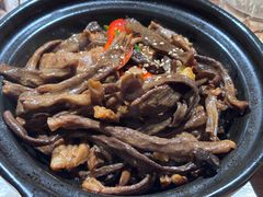 干锅鹿茸菌-贯贯吉·清真餐厅(浙江中路店)