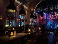 -FOUR PLAY BAR