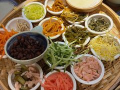 -包整·丝娃娃(一览甲秀楼风景店)