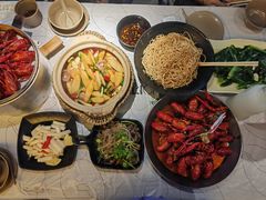 -巴厘龙虾·榜首油焖大虾(音乐学院·沿江酒馆店)