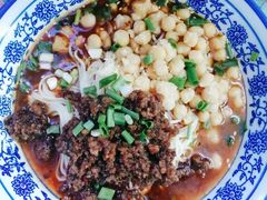 -渝之汇牛肉豌杂面