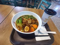半筋半肉面-康師傅私房牛肉面(浦机三店)