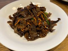 油焖鹿茸菇-日出青木·杭帮菜名店