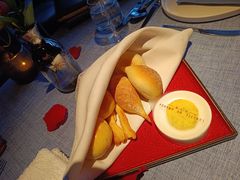 -弦月窗LUNETTE BY AMANDA(复兴路店)