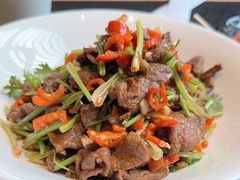 -鱼鲜饭香·招牌汽锅剁椒鱼头王