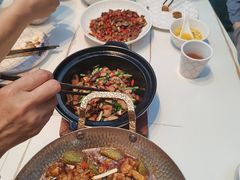 -阿瓦山寨·湘菜现炒·剁椒鱼头王(咸阳总店)