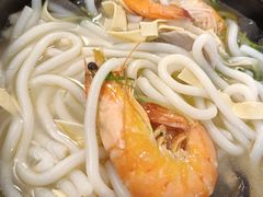 -丽虹云南过桥米线(兴工街店)