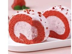 三重莓莓瑞幸卷-瑞幸咖啡(长宁来福士B1层店)