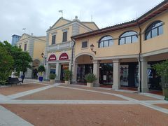 -佛罗伦萨小镇广佛名品奥特莱斯(疏港路店)